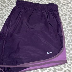 3x Nike Tempo Shorts